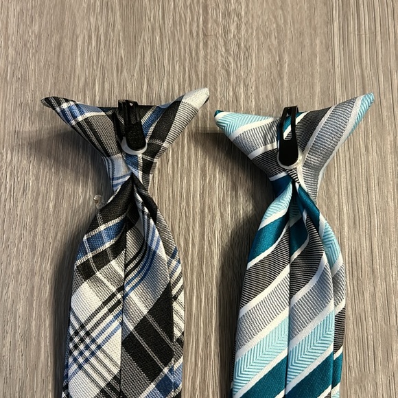 SALE🎈4/$10🎈 2 Boys Clip On Ties - Picture 2 of 5
